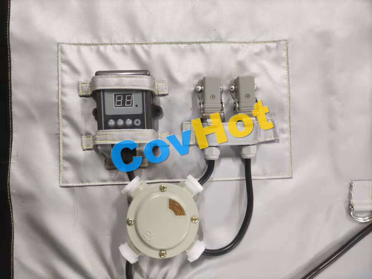 電伴熱<a href=http://www.panhomez.com.cn/e/tags/?tagname=%E4%BF%9D%E6%B8%A9%E5%A5%97 target=_blank class=infotextkey>保溫套</a>